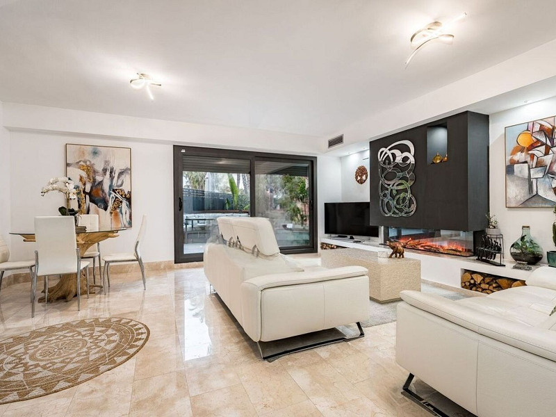 Современный таунхаус после ремонта в Ситжесе. Фото:  7