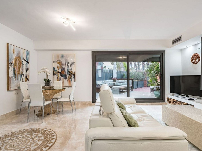 Современный таунхаус после ремонта в Ситжесе. Фото:  9