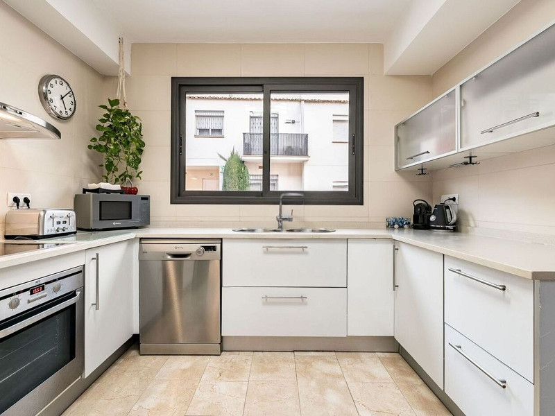 Современный таунхаус после ремонта в Ситжесе. Фото:  13