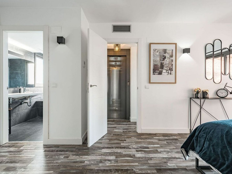 Современный таунхаус после ремонта в Ситжесе. Фото:  23