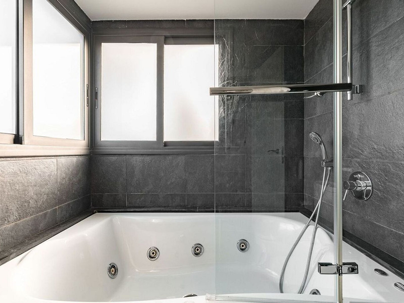 Современный таунхаус после ремонта в Ситжесе. Фото:  26