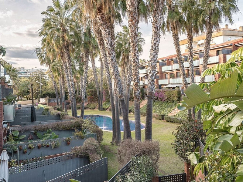 Современный таунхаус после ремонта в Ситжесе. Фото:  35