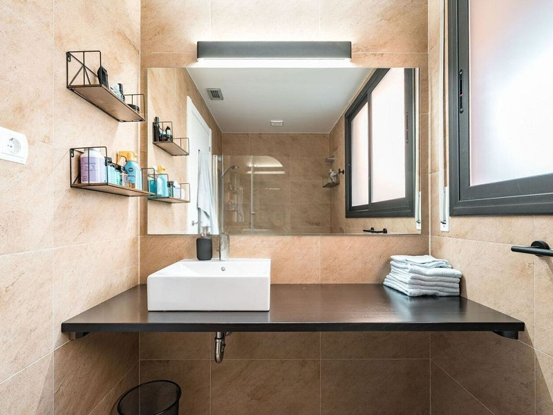 Современный таунхаус после ремонта в Ситжесе. Фото:  37