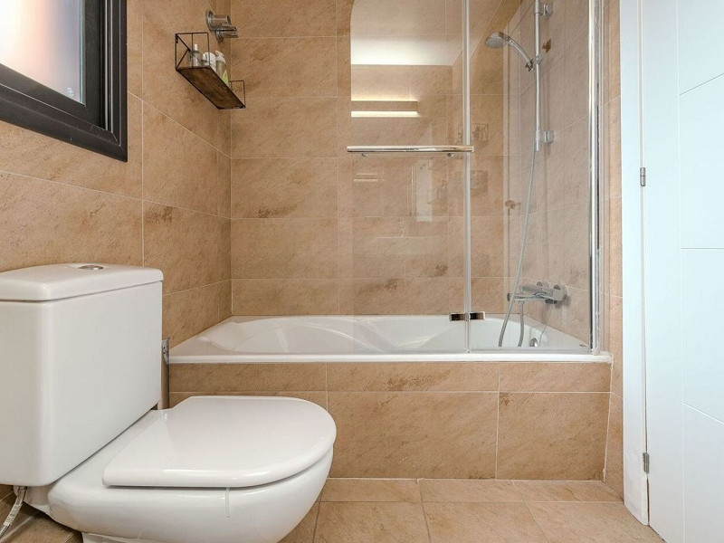 Современный таунхаус после ремонта в Ситжесе. Фото:  38