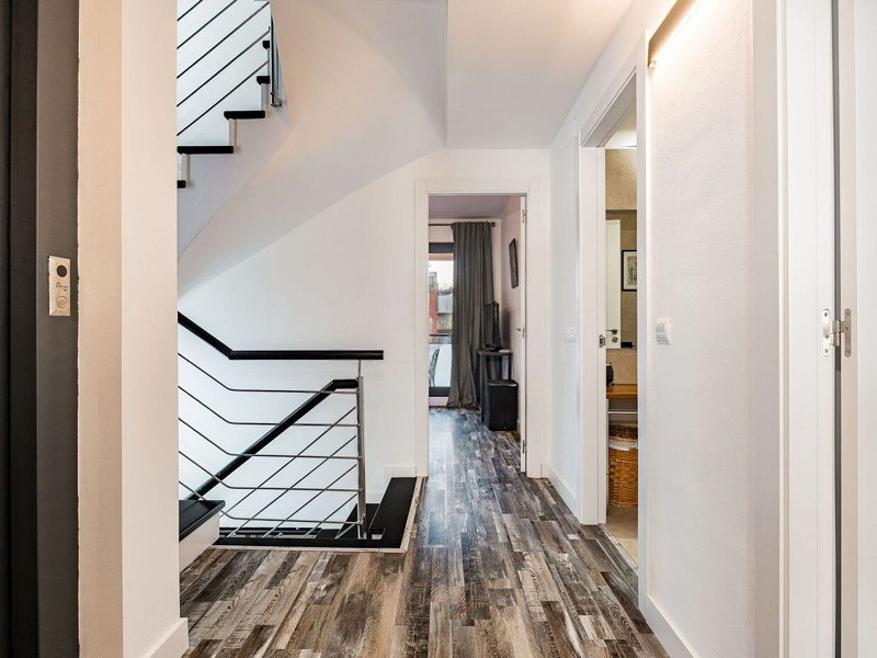 Современный таунхаус после ремонта в Ситжесе. Фото:  39