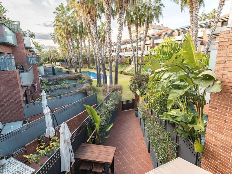 Современный таунхаус после ремонта в Ситжесе. Фото:  40