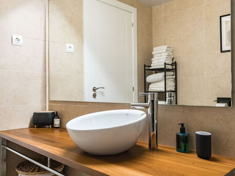 Современный таунхаус после ремонта в Ситжесе. Фото:  51