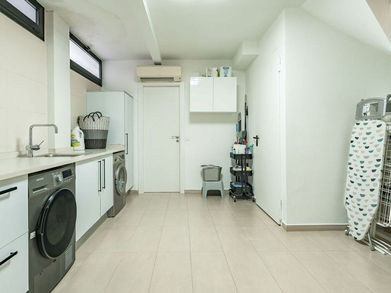 Современный таунхаус после ремонта в Ситжесе. Фото:  53