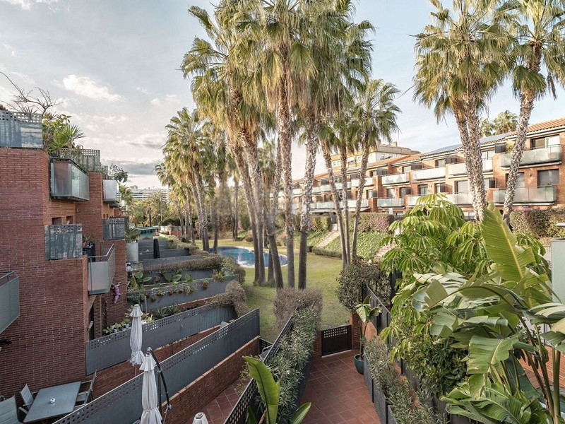 Современный таунхаус после ремонта в Ситжесе. Фото:  58