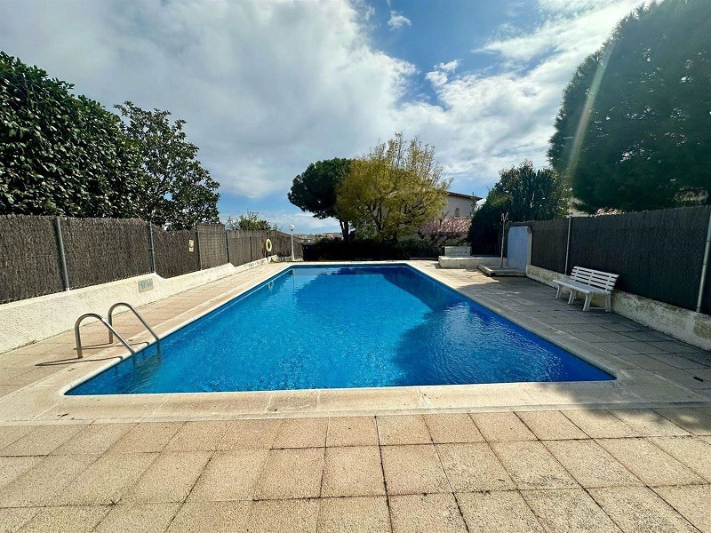 Светлая и уютная вилла в Эльс-Массос-де-Кома-Руга. Фото:  4