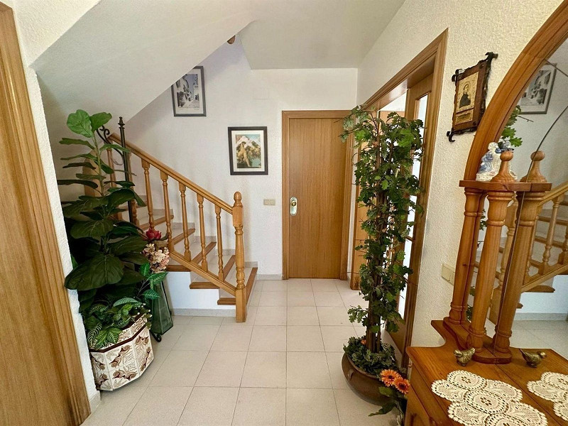 Светлая и уютная вилла в Эльс-Массос-де-Кома-Руга. Фото:  16