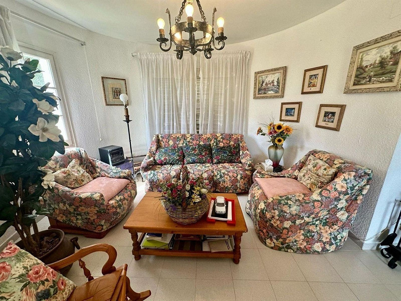 Светлая и уютная вилла в Эльс-Массос-де-Кома-Руга. Фото:  22