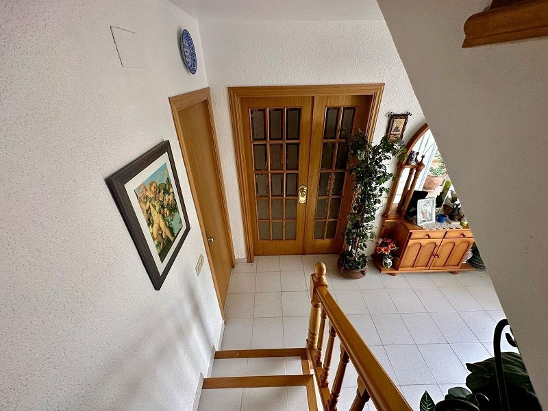 Светлая и уютная вилла в Эльс-Массос-де-Кома-Руга. Фото:  35