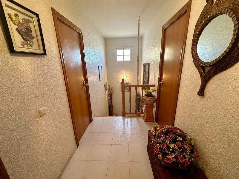 Светлая и уютная вилла в Эльс-Массос-де-Кома-Руга. Фото:  38