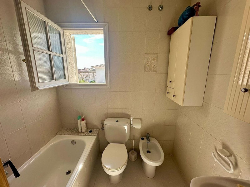 Светлая и уютная вилла в Эльс-Массос-де-Кома-Руга. Фото:  55