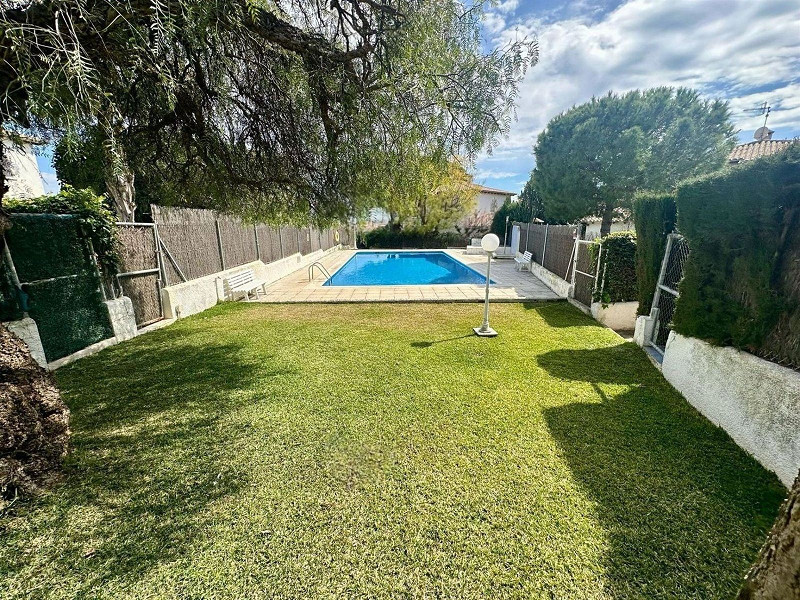 Светлая и уютная вилла в Эльс-Массос-де-Кома-Руга. Фото:  61