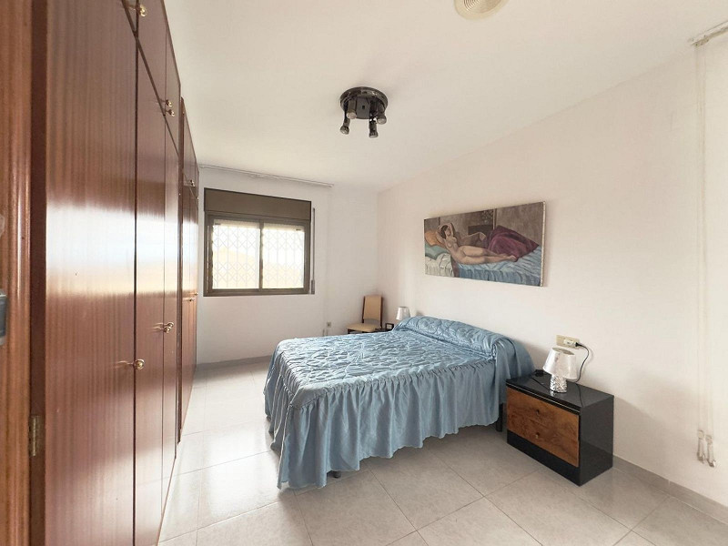 Светлый дом с бассейном в Эльс-Масос, Эль-Вендрель. Фото:  8