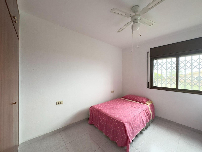 Светлый дом с бассейном в Эльс-Масос, Эль-Вендрель. Фото:  9