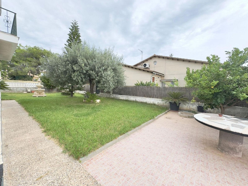 Светлый дом с бассейном в Эльс-Масос, Эль-Вендрель. Фото:  13