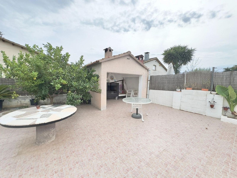 Светлый дом с бассейном в Эльс-Масос, Эль-Вендрель. Фото:  15