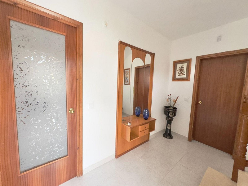 Светлый дом с бассейном в Эльс-Масос, Эль-Вендрель. Фото:  16