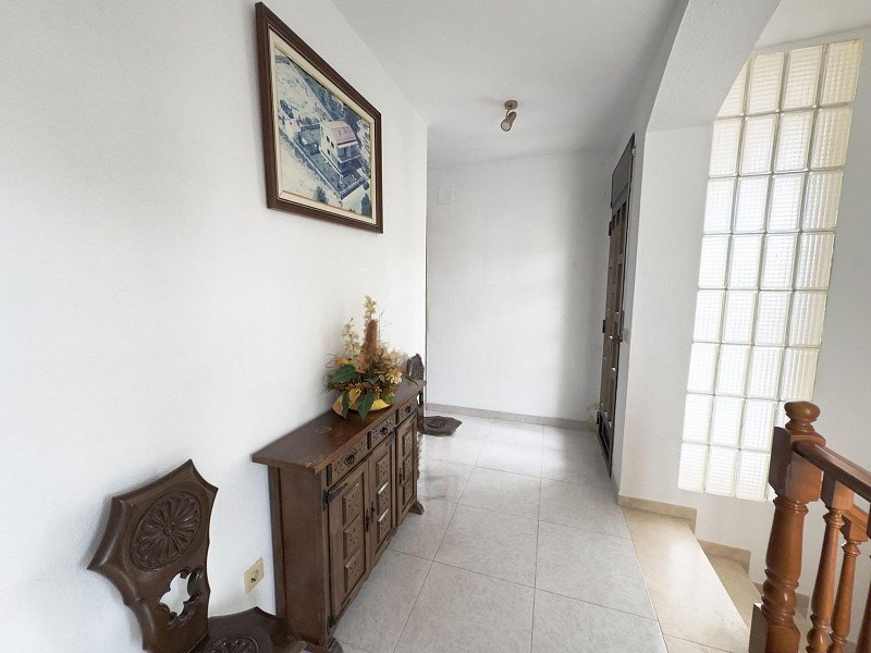 Светлый дом с бассейном в Эльс-Масос, Эль-Вендрель. Фото:  23