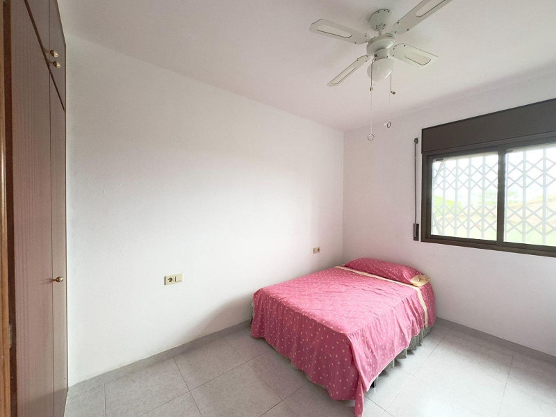 Светлый дом с бассейном в Эльс-Масос, Эль-Вендрель. Фото:  27