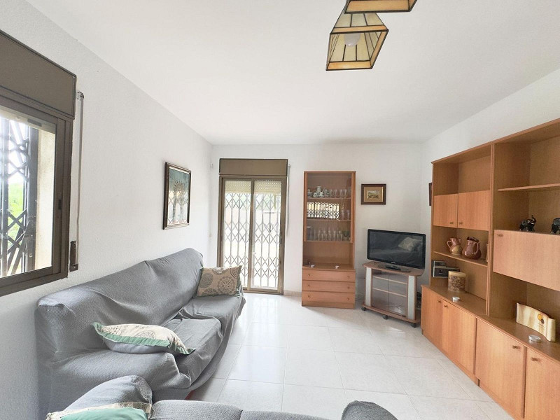 Светлый дом с бассейном в Эльс-Масос, Эль-Вендрель. Фото:  35