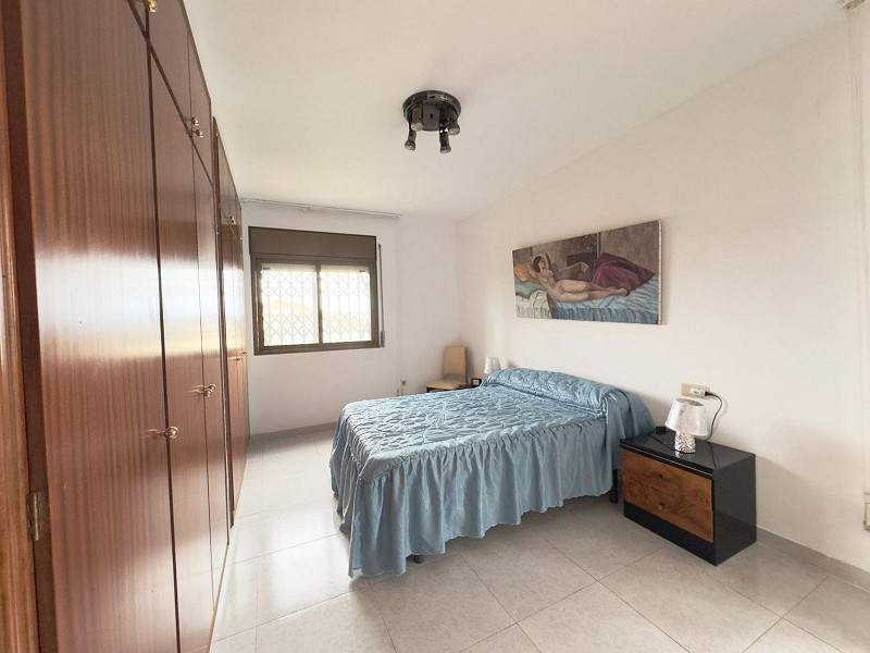 Светлый дом с бассейном в Эльс-Масос, Эль-Вендрель. Фото:  41