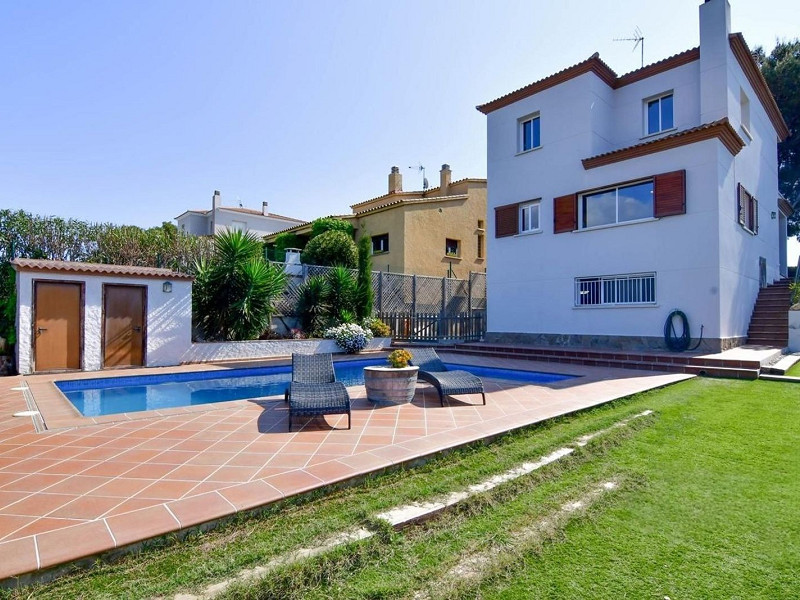 Дом с частным бассейном и видом в Эльс-Масос, Кома-Руга. Фото:  3