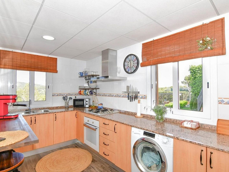 Дом с частным бассейном и видом в Эльс-Масос, Кома-Руга. Фото:  12