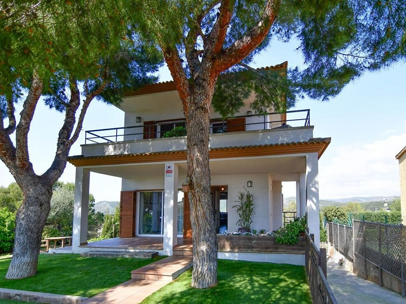 Дом с частным бассейном и видом в Эльс-Масос, Кома-Руга. Фото:  25