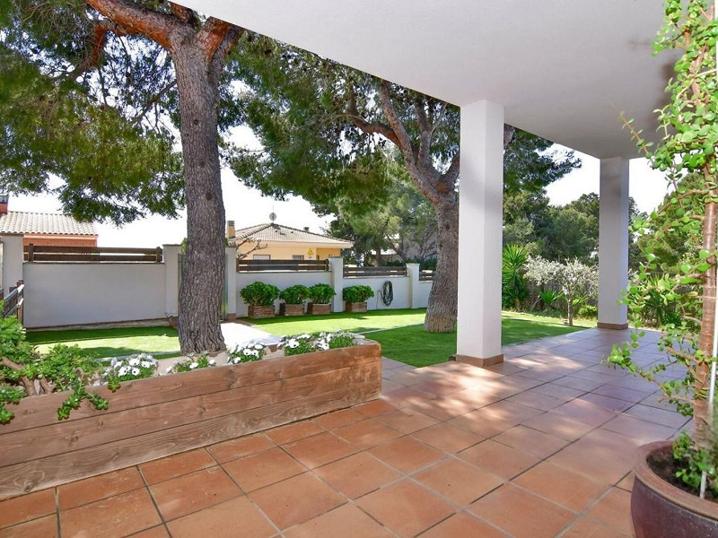 Дом с частным бассейном и видом в Эльс-Масос, Кома-Руга. Фото:  27