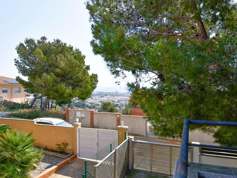 Дом с частным бассейном и видом в Эльс-Масос, Кома-Руга. Фото:  32