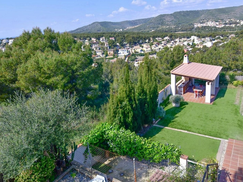 Дом с частным бассейном и видом в Эльс-Масос, Кома-Руга. Фото:  33