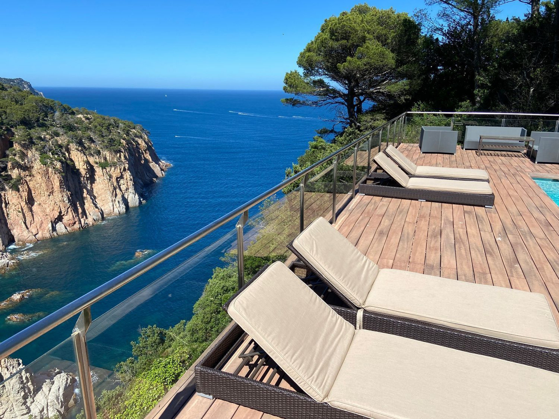 Эксклюзивная вилла с панорамным видом в Айгуаблава, Коста-Брава