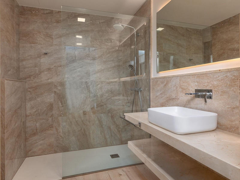 Эксклюзивная вилла с панорамным видом в Айгуаблава, Коста-Брава. Фото:  10