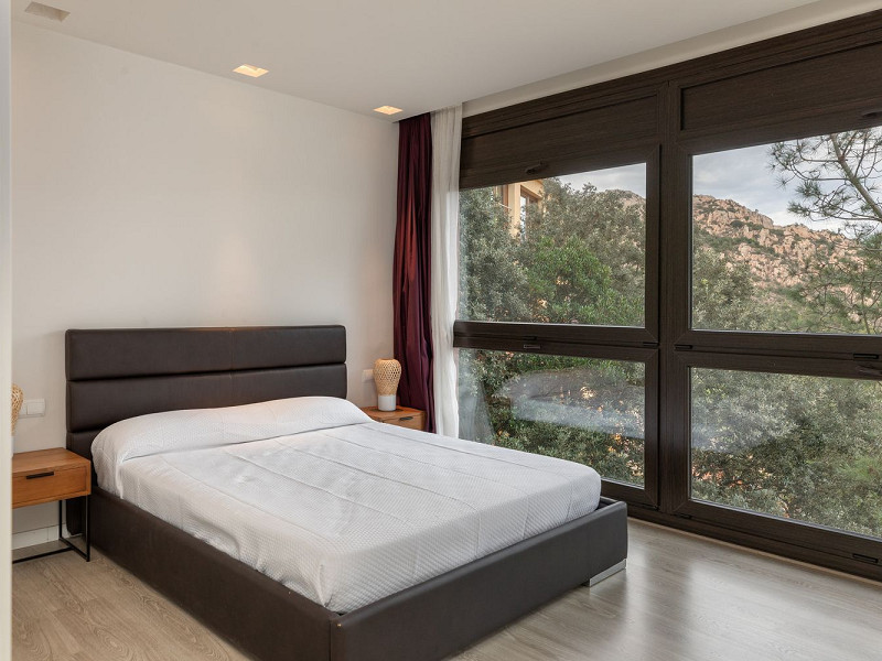 Эксклюзивная вилла с панорамным видом в Айгуаблава, Коста-Брава. Фото:  12