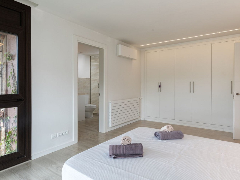 Эксклюзивная вилла с панорамным видом в Айгуаблава, Коста-Брава. Фото:  17