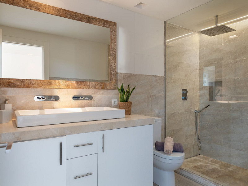 Эксклюзивная вилла с панорамным видом в Айгуаблава, Коста-Брава. Фото:  20