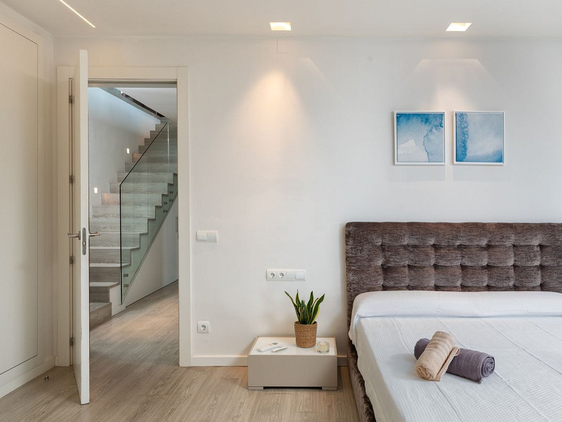 Эксклюзивная вилла с панорамным видом в Айгуаблава, Коста-Брава. Фото:  21