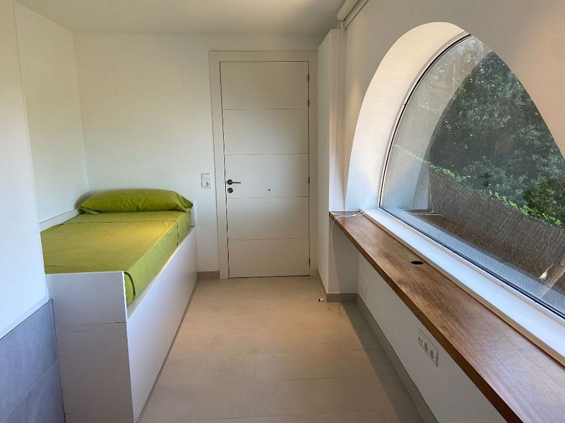 Эксклюзивная вилла с панорамным видом в Айгуаблава, Коста-Брава. Фото:  25