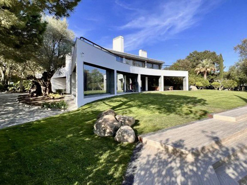 Luxury villa with sea views in Supermaresme, Sant Andreu de Llavaneres. Photo:  3