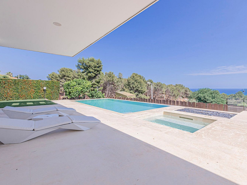 Modern Luxury Villa with Sea and Barcelona Views in Teia, Maresme. Photo:  2