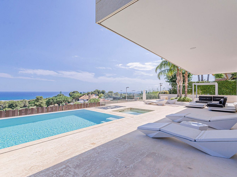 Modern Luxury Villa with Sea and Barcelona Views in Teia, Maresme. Photo:  3