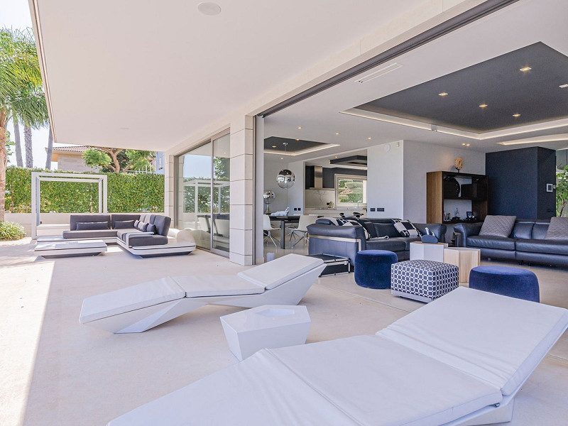 Modern Luxury Villa with Sea and Barcelona Views in Teia, Maresme. Photo:  7