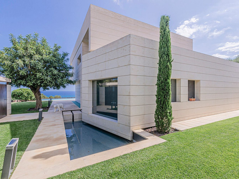 Modern Luxury Villa with Sea and Barcelona Views in Teia, Maresme. Photo:  13