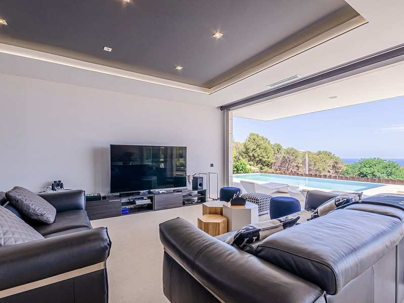 Modern Luxury Villa with Sea and Barcelona Views in Teia, Maresme. Photo:  19