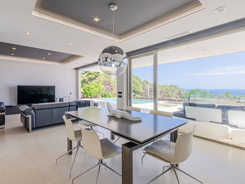 Modern Luxury Villa with Sea and Barcelona Views in Teia, Maresme. Photo:  23