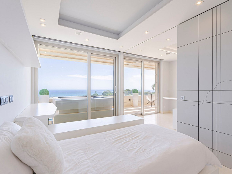 Modern Luxury Villa with Sea and Barcelona Views in Teia, Maresme. Photo:  33